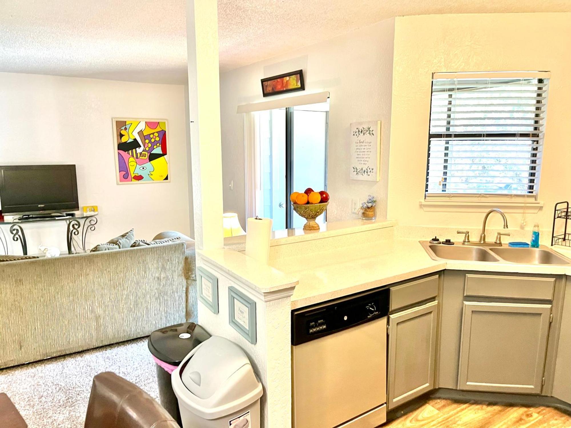Daytona 2 Bed Apartment 10 Minutes To Beach With Balcony Port Orange Exterior photo